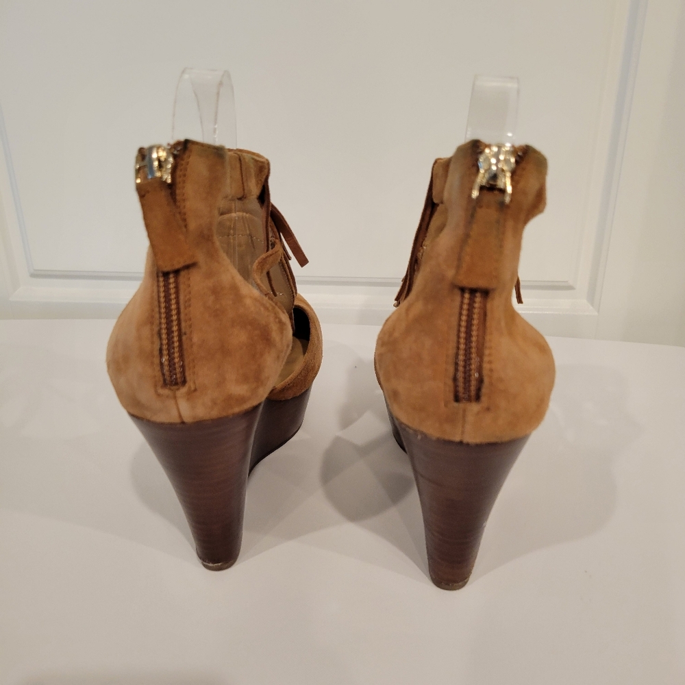 ELAINE TURNER TAN FRINGE SUEDE ZIPPER BACK WEDGES SIZE 9.5 - Picture 7 of 12